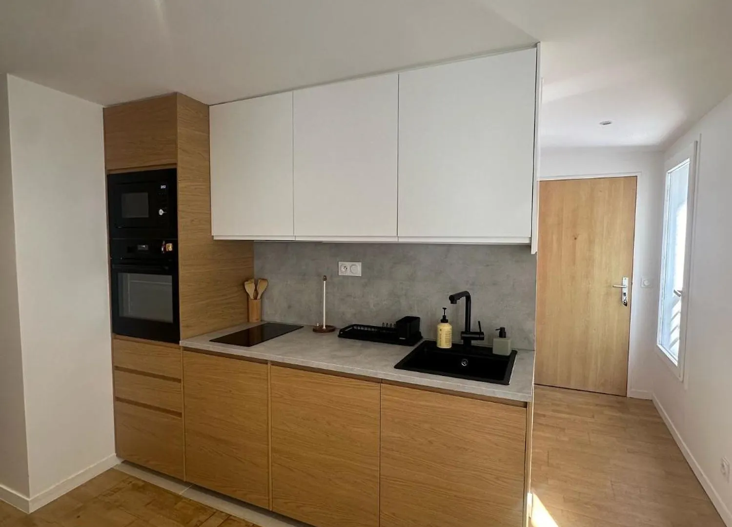Apartment Studio Champs Elysee Paris