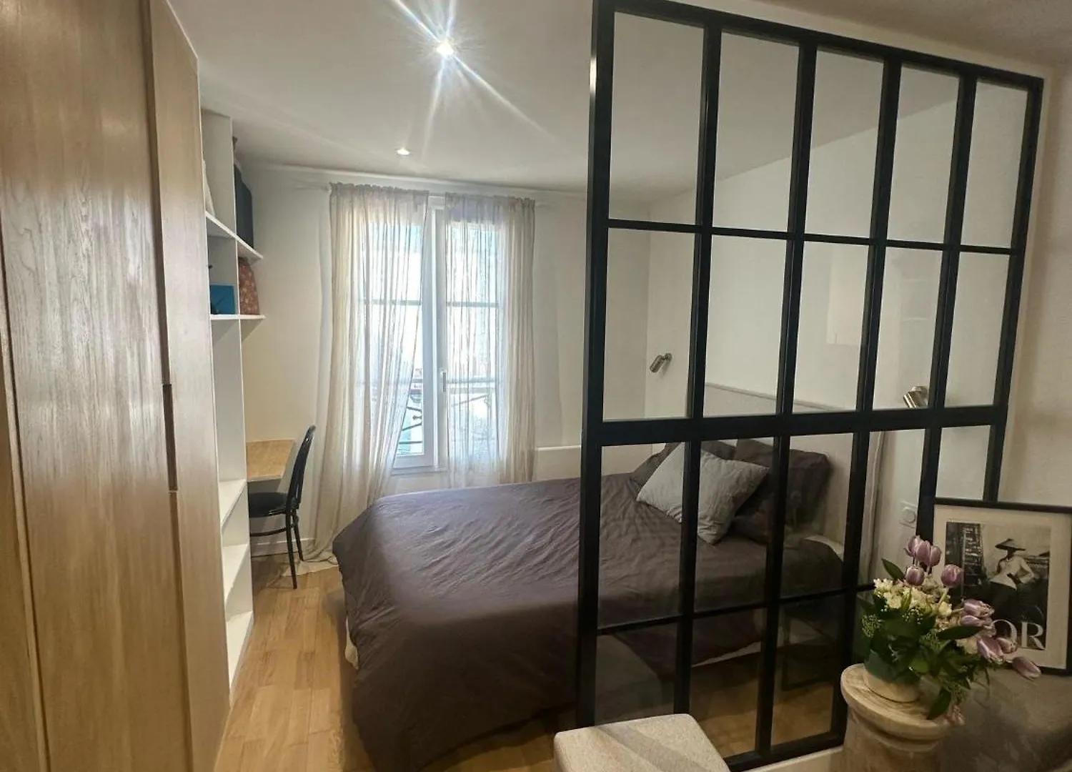 Studio Champs Elysee Paris